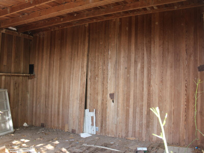 Antique late-1800s old-growth oak agricultural barn home reclaimed wood