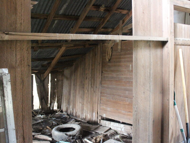 Antique late-1800s old-growth oak agricultural barn home reclaimed wood