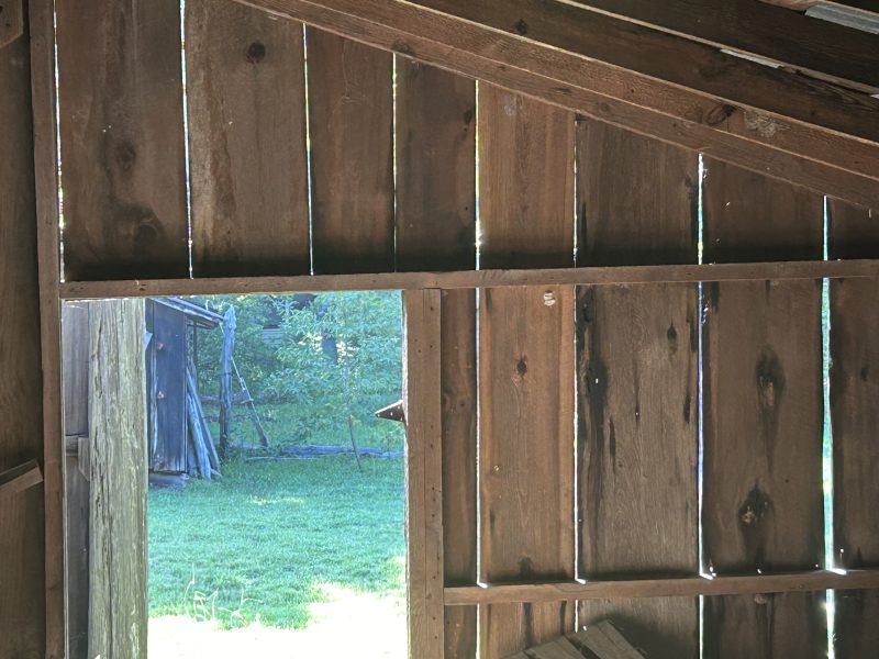 1830s log timbered barn