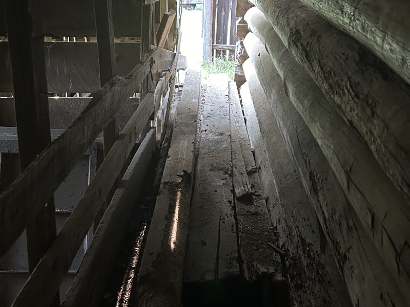 1830s log timbered barn