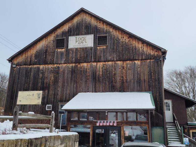 1830's Custom Barn/Restaurant 2.32 acres