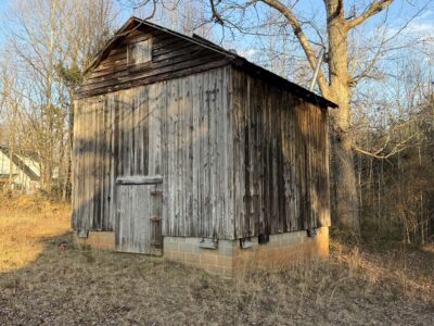 Post & Beam Tobacco Curing Barn - Mid 1900's