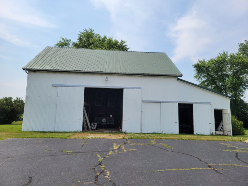 32' x 44' Reclaimed Hand Hewn Barn Frame